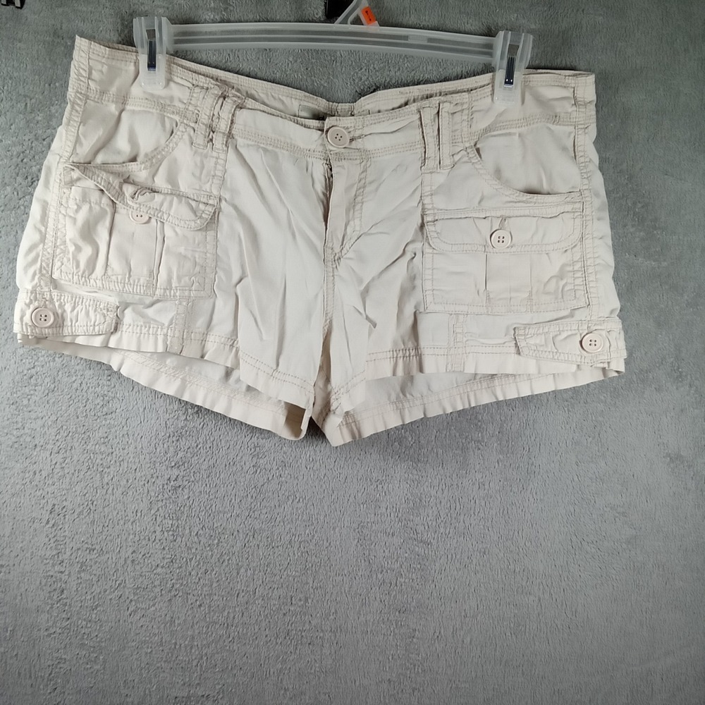 American Rag Womens Beige Khaki Cargo Shorts Low Rise Size 13 Utility Y2K Tan